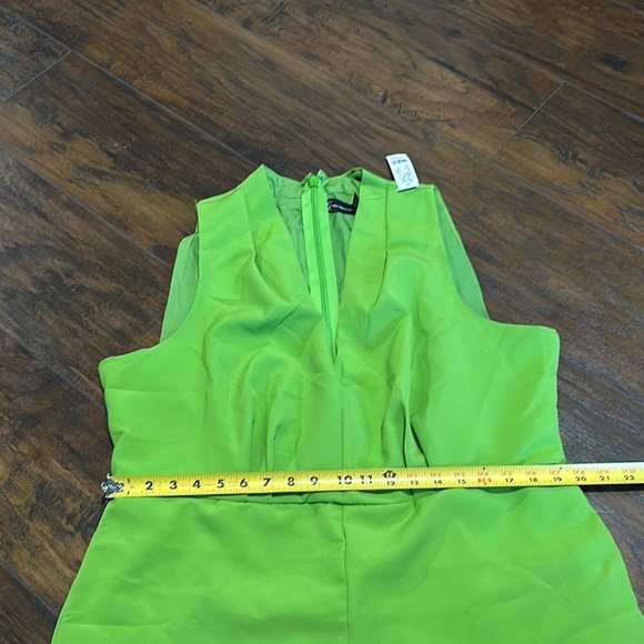 New York and Company Neon Green Capri Jumpsuit - Picture 8 of 13